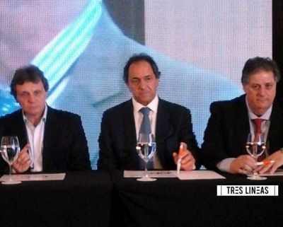 Scioli entre el agua, la escuela y los procesados