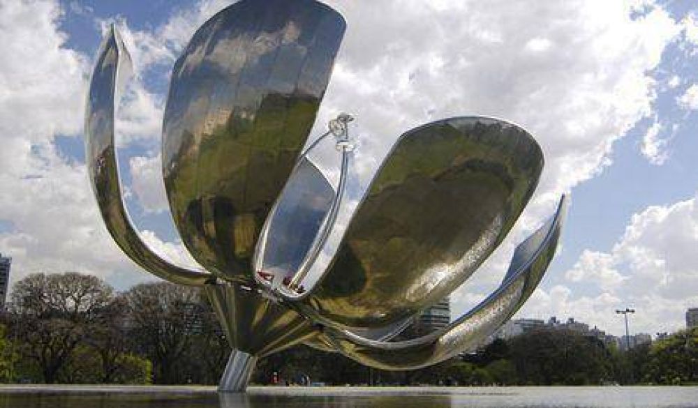 La Floralis Gen�rica permanecer� vallada por seguridad