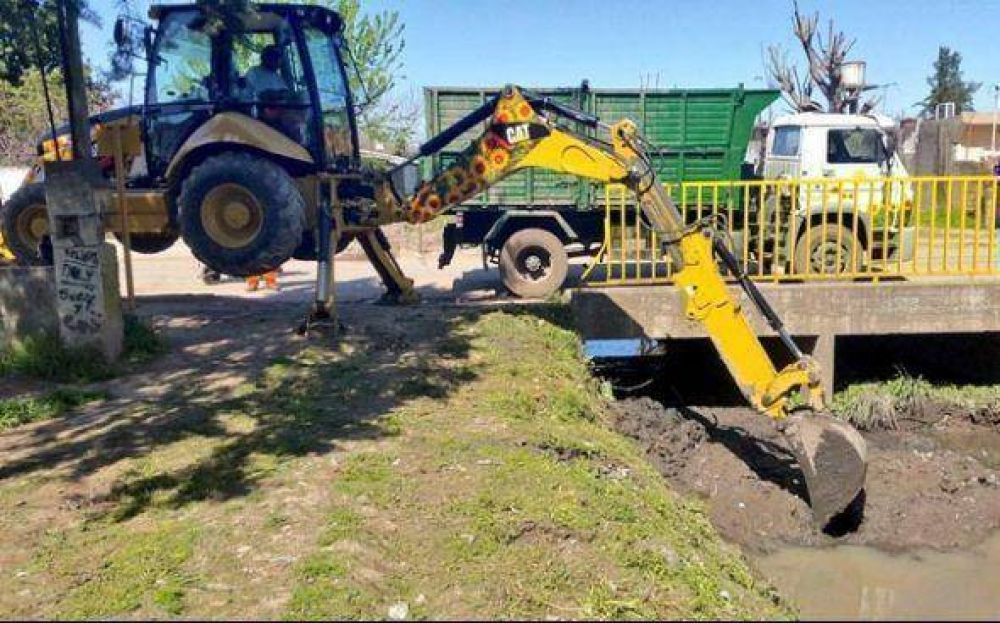 Jos� Molina recorri� obras en desag�es y quiere que se cree en Pilar la Direcci�n de Hidr�ulica