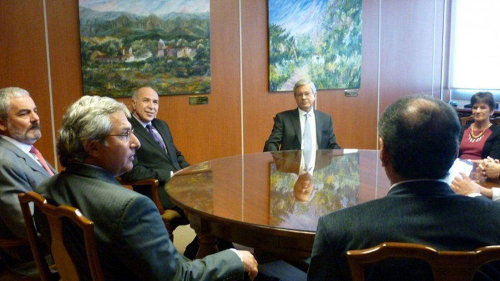Lorenzetti en Salta: �El poder judicial tiene que mirar a la sociedad�