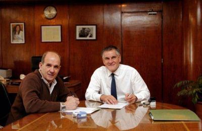 El Intendente firm� un convenio por las cooperativas de trabajo