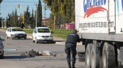 Un camionero de Bah�a Blanca arroll� a una mujer en Viedma