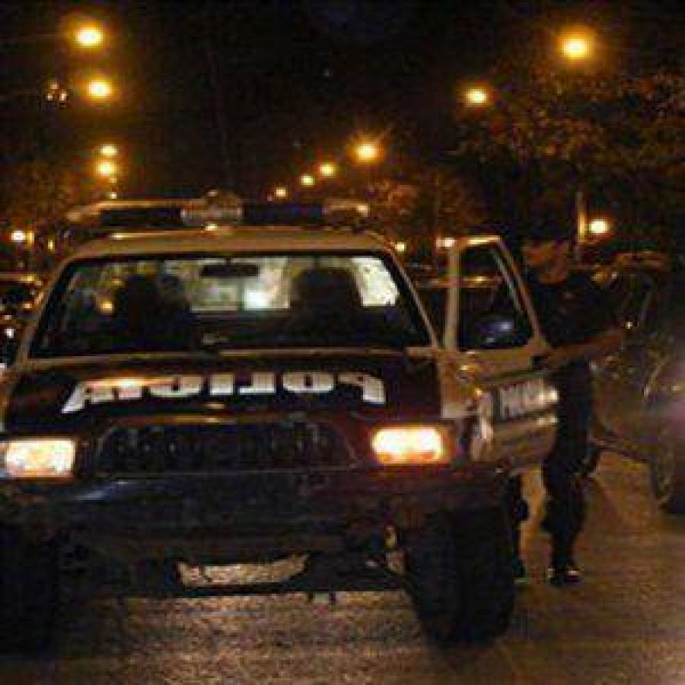 Anoche: le pegan dos tiros a un joven en Melchor Romero