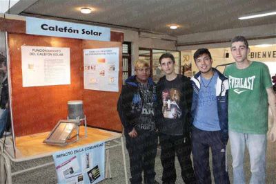 Alumnos platenses calefaccionan escuelas con energ�a solar y agua     
