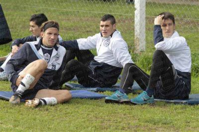 Gimnasia ya se enfoc� en su gran objetivo: Estudiantes     