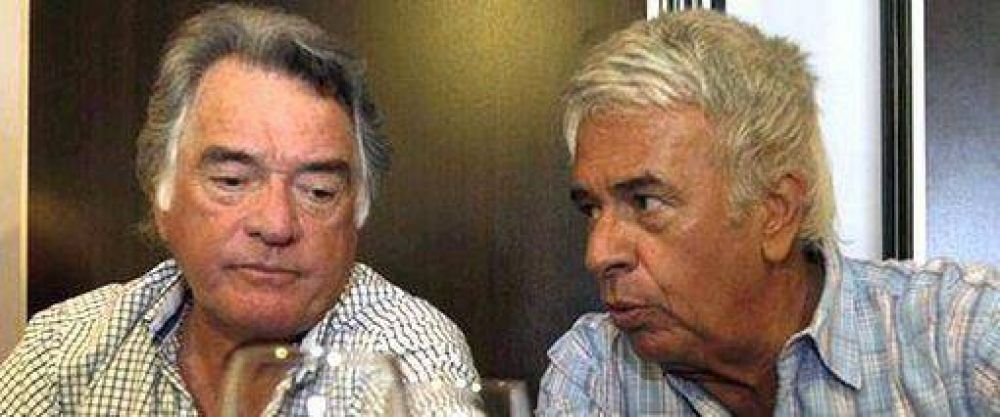 �Barrionuevo y De la Sota est�n con los f�sforos y un bid�n de nafta�