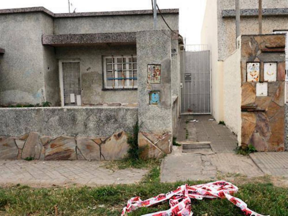 Cay� muerto con dos tiros policiales en un supuesto intento de escrache