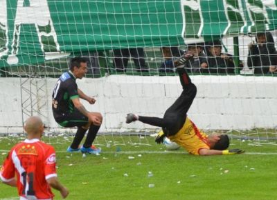 Torneo Federal A: Estudiantes gole� a Maip� y se prende