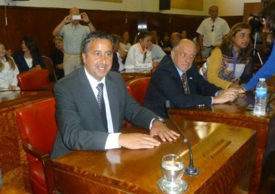 Azcona afirma que AM dilata el desplazamiento de Baragiola y pide �resolver el tema esta semana�