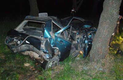 Un veh�culo choc� a otro desde atr�s en plena ruta 5 y lo impact� contra un �rbol: un herido