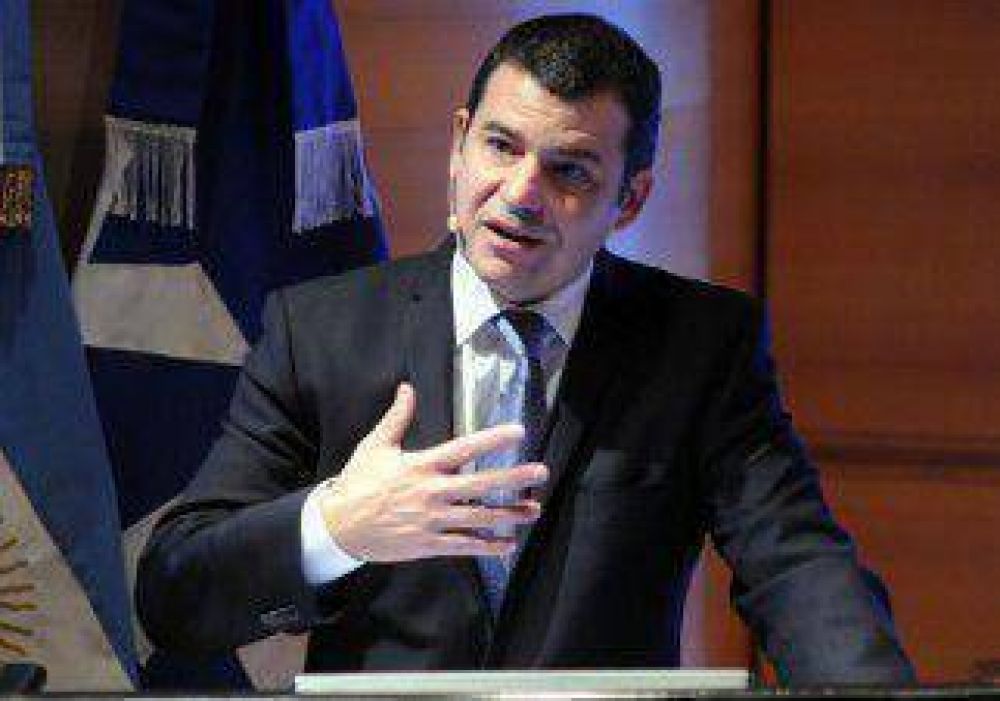 Galuccio defendi� la reforma petrolera y la suba de las naftas 