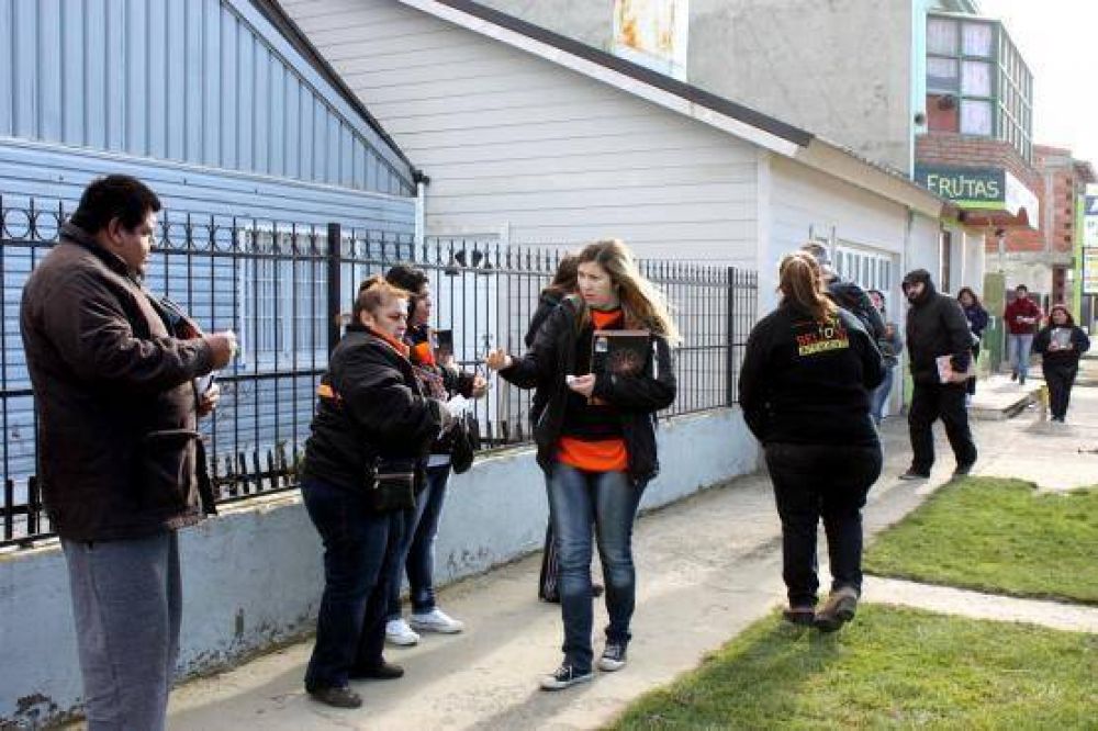 Militantes de Belloni ya recorrieron el 60% de R�o Gallegos