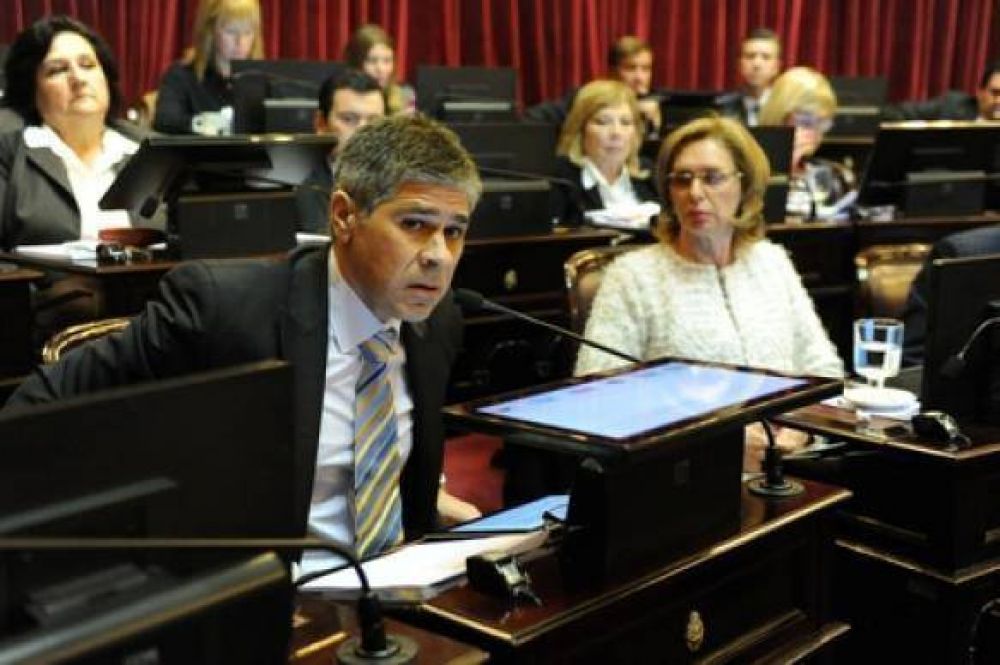 Gonz�lez �Se pretenden frenar de mil maneras los abusos que se realizan contra la gente�