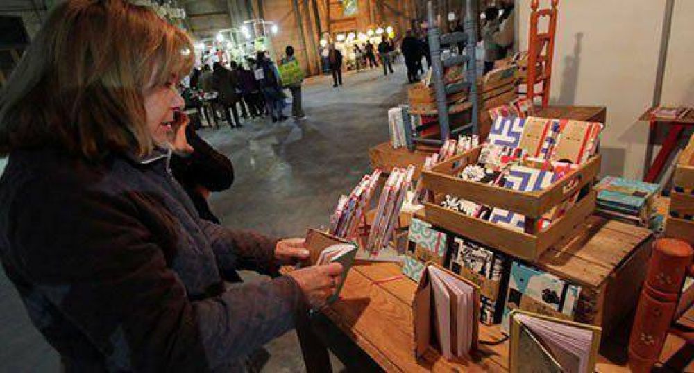 Contin�a la Feria del Libro 2014