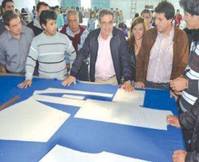 Beder visit� Famatina y destac� sus emprendimientos textiles