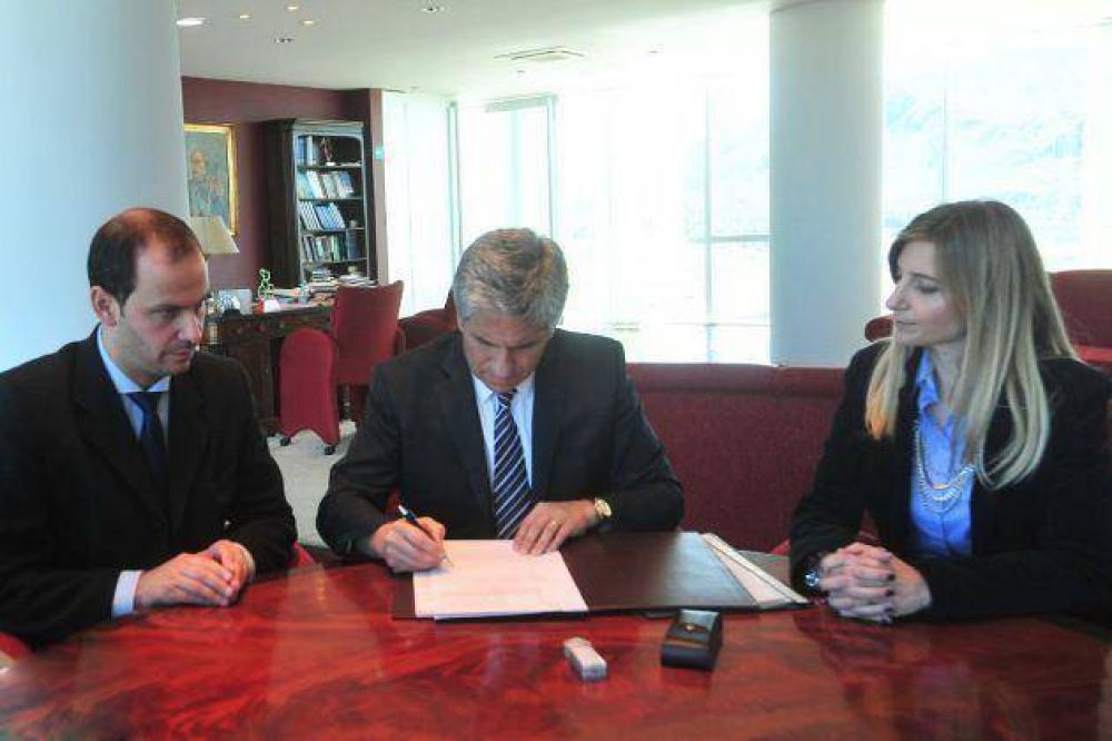 El gobernador Poggi promulg� tres leyes