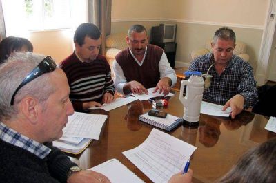Se reunieron el gobierno y los gremios pero no hubo avances sobre la posibilidad de aumento