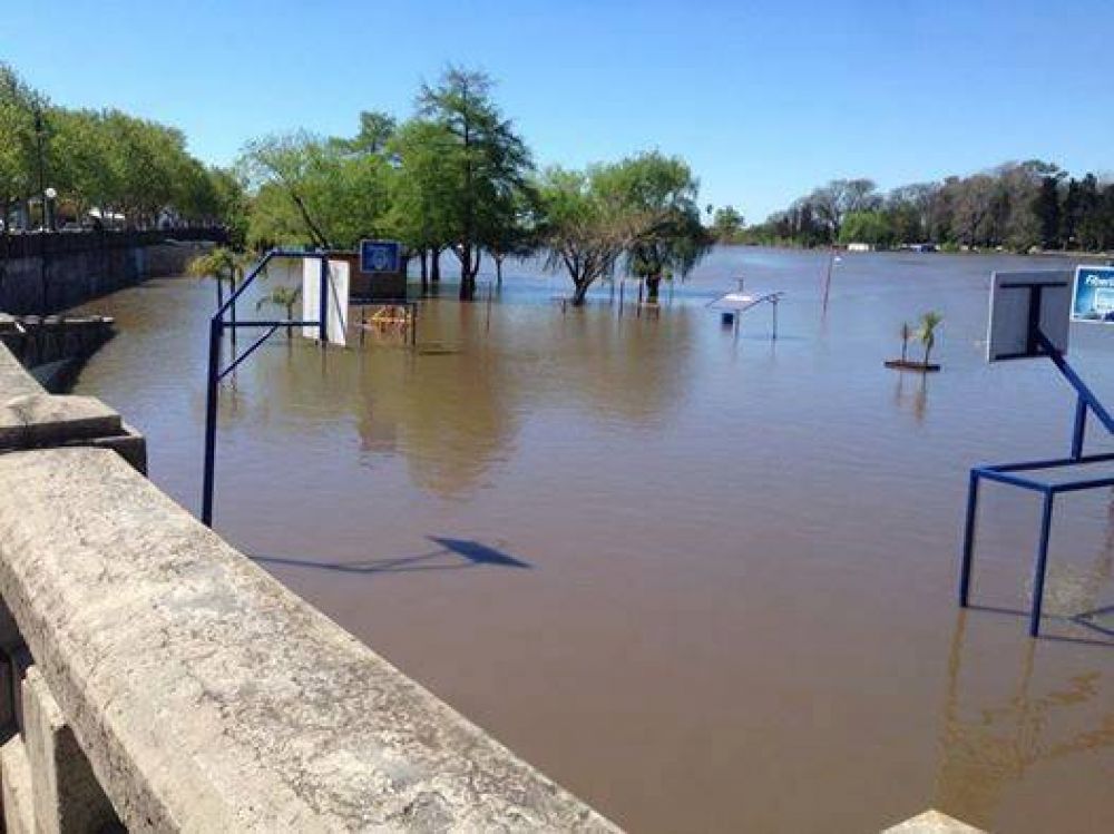 El r�o Gualeguaych�, a las 17,30, mide 3,22 mts.