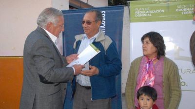 Entregaron 43 escrituras a vecinos del Sur capitalino