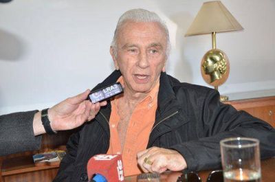 El PJ insiste en desdoblar las elecciones