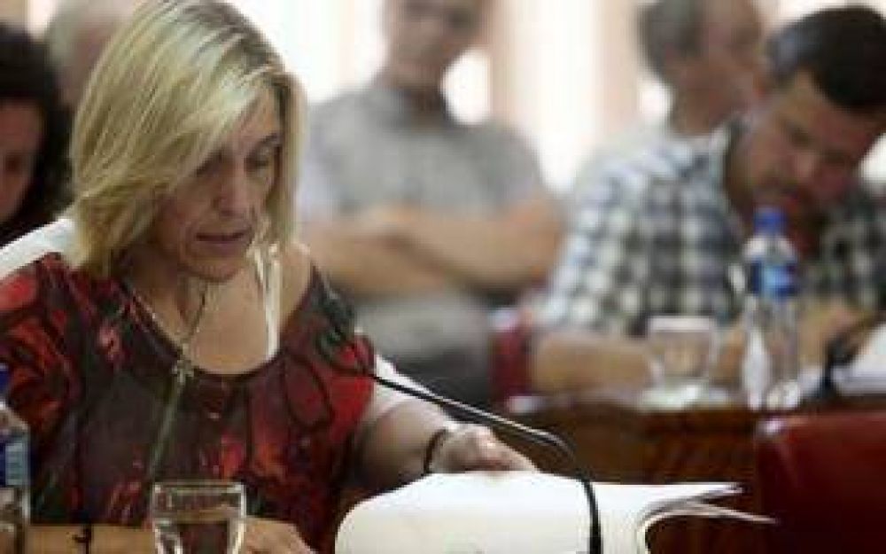 Crisis pol�tica en Mar del Plata: Por acci�n del pultismo, se demor� la sesi�n para el desplazamiento de Baragiola