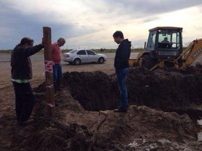 La Costa: El intendente supervis� trabajos de canalizaci�n y desag�e que realiza el municipio
