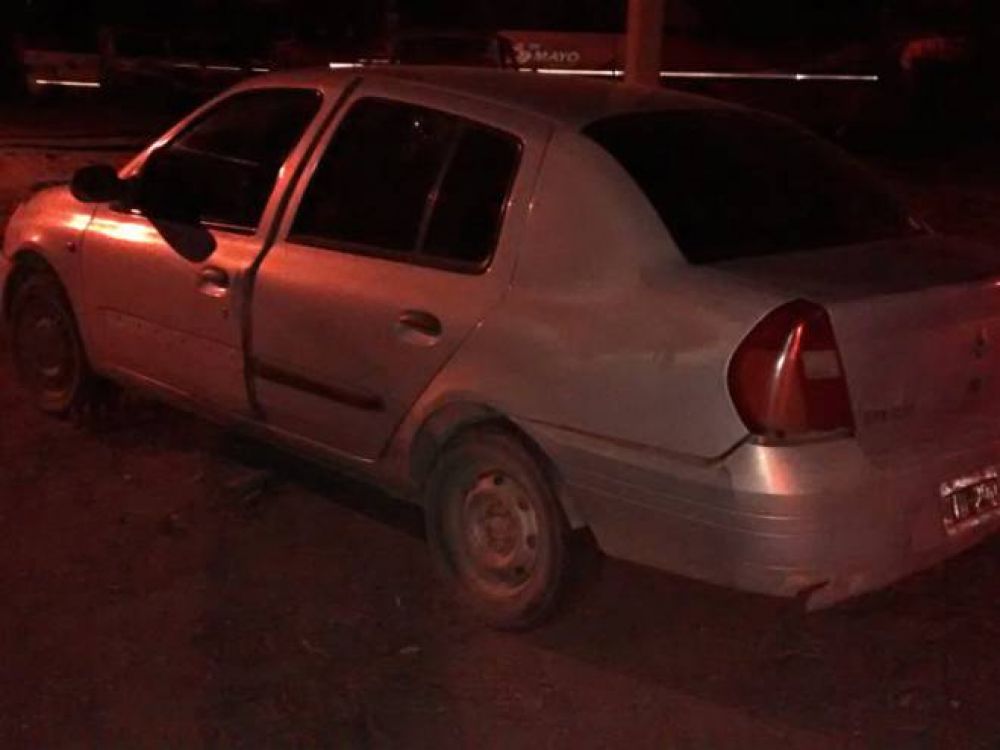 Dobl� en U y choc� contra otro veh�culo: iba con su esposa y dos ni�as
