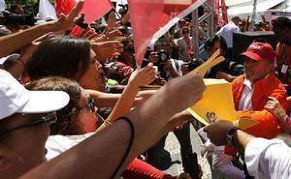 El debate sobre el petr�leo ti�e por completo la campa�a en Brasil