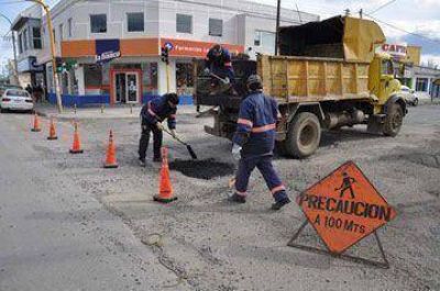 Municipio intensifica el bacheo