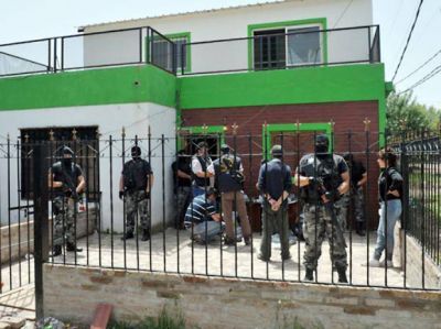 Dos polic�as entre once condenados por venta organizada de droga
