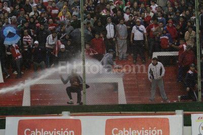 Ampl�an la lista de barras de Uni�n que no podr�n ingresar al estadio