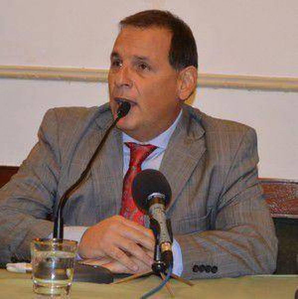 Ponce dispar contra Compromiso Federal y el sistema de puntos de la licencia de conducir provincial