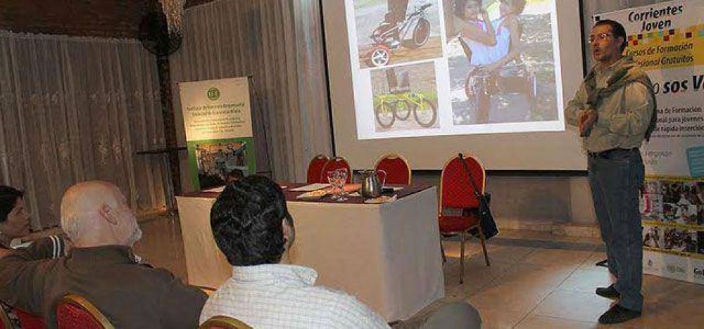 Ministerio de Industria de Corrientes escuch� experiencias de j�venes emprendedores
