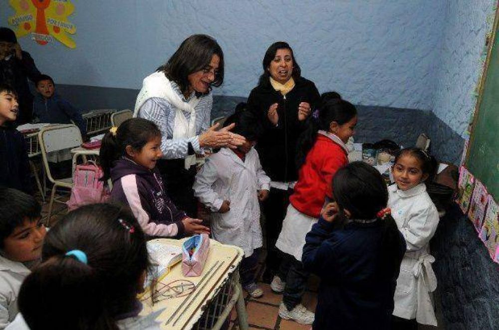 Corpacci inaugur� obras en la escuela de 
