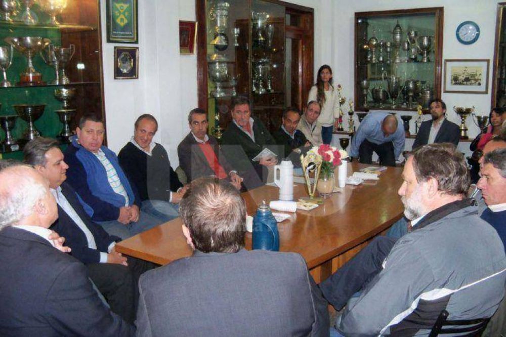 Los clubes santafesinos, juntos en busca de soluciones para seguir de pie y con puertas abiertas