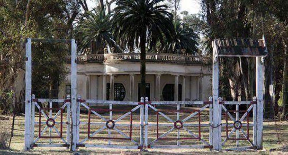 Intentan quedarse con un campo donado a una ONG