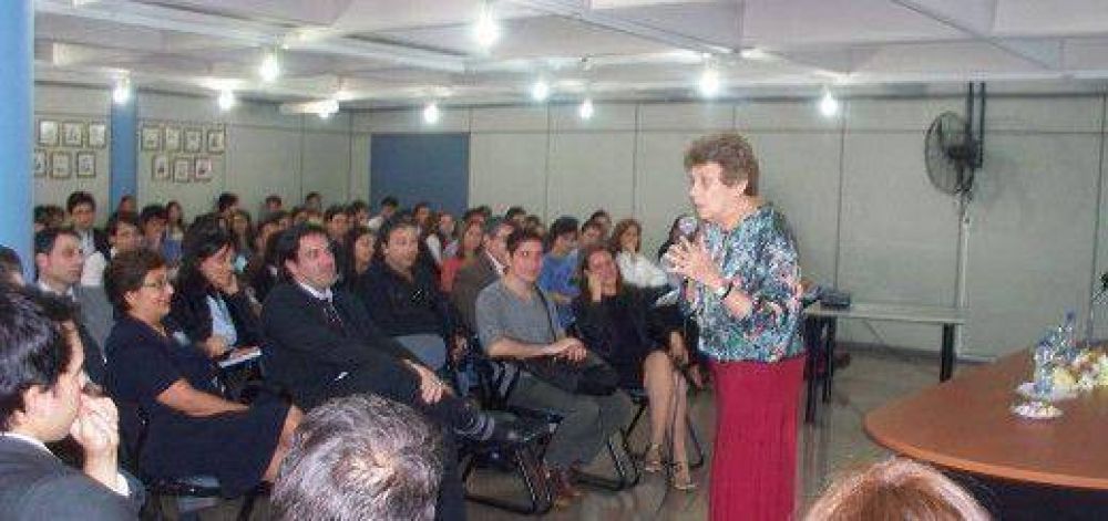 Kemelmajer insiste: �Quieren salir del C�digo Civil para achicar la responsabilidad del Estado�