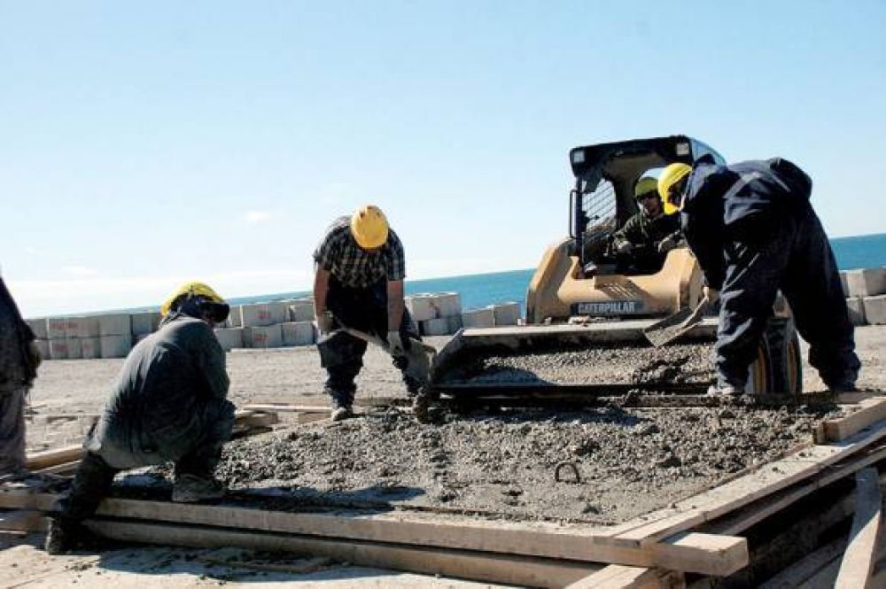 Se comienza a trabajar en el muro costero en Km. 3