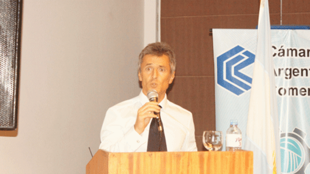 'Debemos proteger a las industrias nacionales' 
