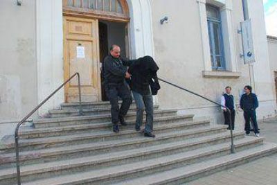 Fue detenido cuando se present� a retirar una encomienda con droga
