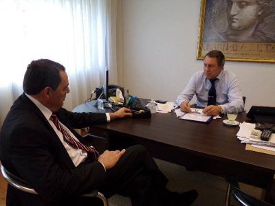 El senador H�ctor Vitale se reuni� con Ricardo Casal