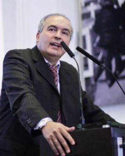 L�pez disertar� en un congreso de ingenier�a