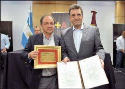 Sergio Massa �Visitante Distinguido� en Salta
