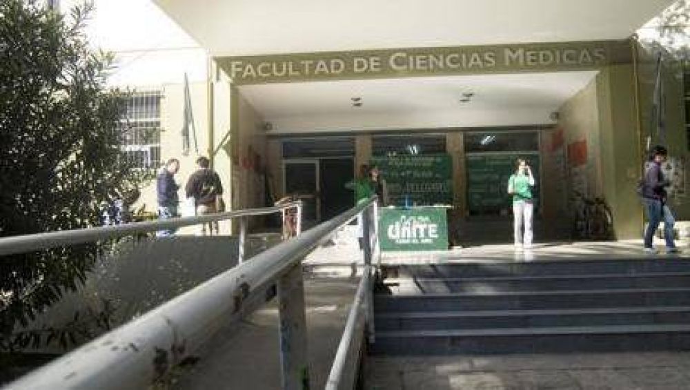 Contra la suspensi�n de juicios acad�micos en Medicina