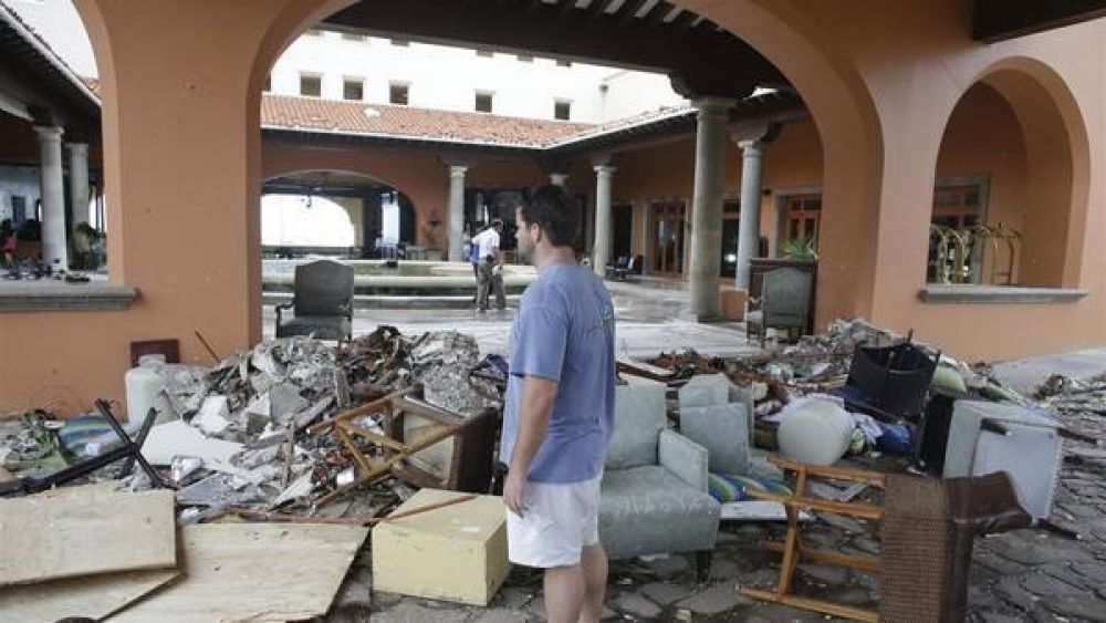 Destrucci�n y miles de turistas varados en M�xico por el hurac�n Odile