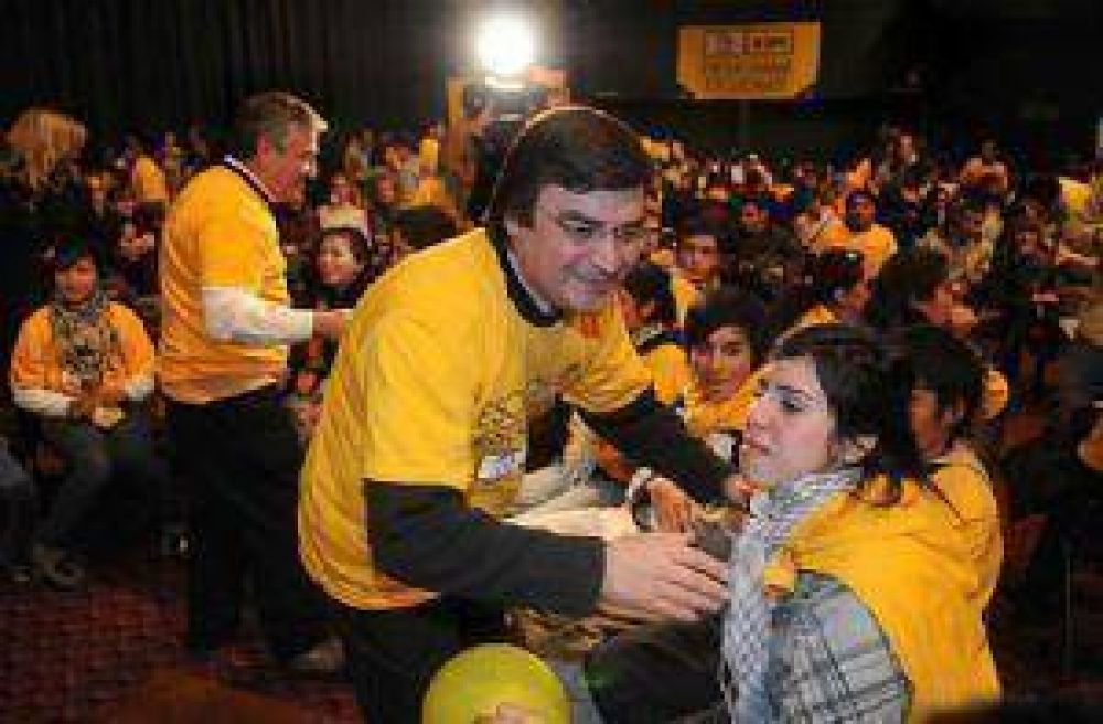 Con el poder territorial diezmado, el PD planea alianzas para 2011
