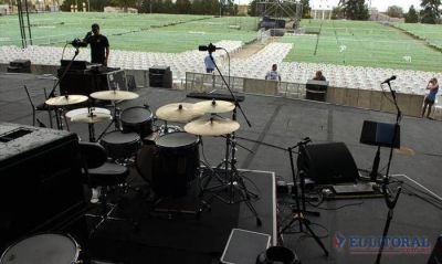 Joaqu�n Sabina actu� anoche por primera vez en un escenario correntino