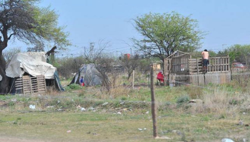 La Provincia ofrece soluci�n a cambio de desalojo