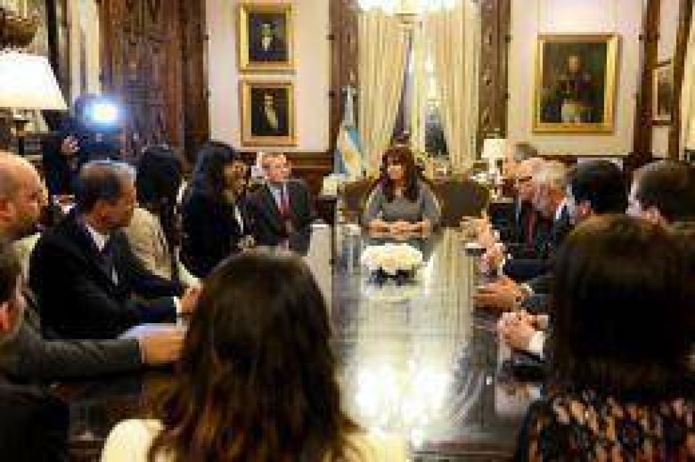 La Presidenta recibi� en Casa de Gobierno a representantes del GAFI