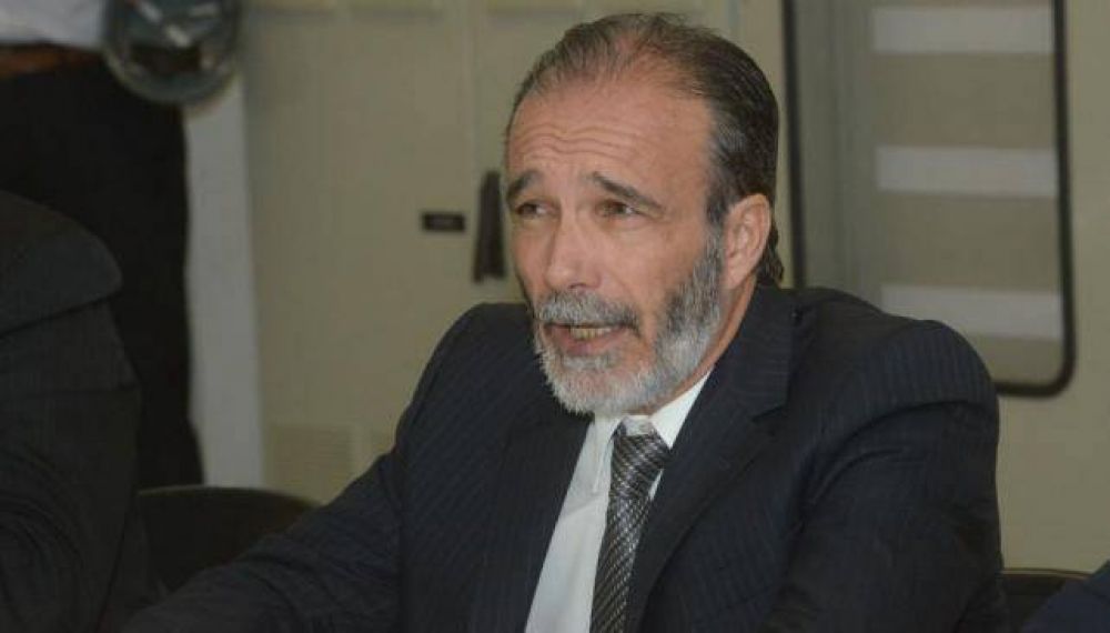 L�pez viaja a destrabar los gasoductos